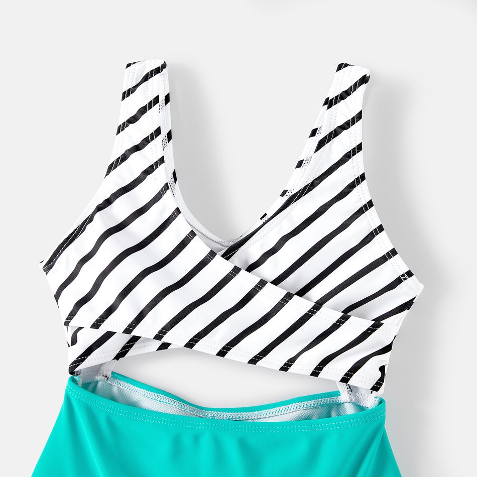 Family Matching Striped Spliced Cut Out One-piece Swimsuit and Colorblock Swim Trunks Green/White big image 13