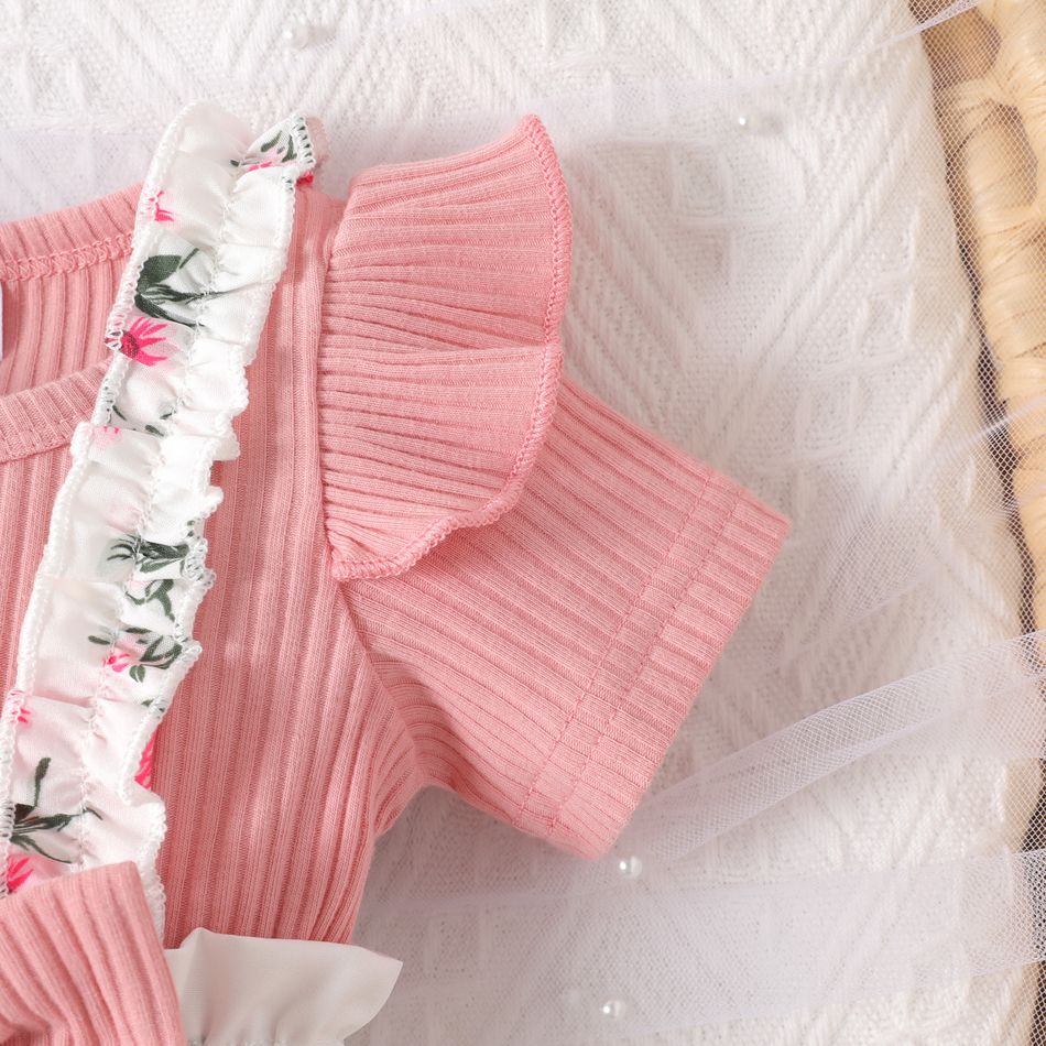 3pcs Baby Girl Solid Cotton Ribbed Ruffle Short-sleeve Romper and Floral Print Suspender Shorts & Headband Set Pink big image 5