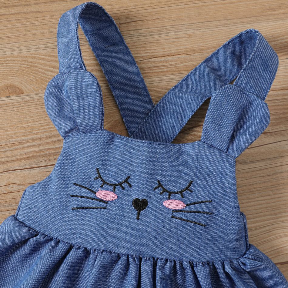 2pcs Baby Girl Cotton Ribbed Flutter-sleeve Top and Rabbit Embroidered Denim Overall Dress Set DENIMBLUE big image 5