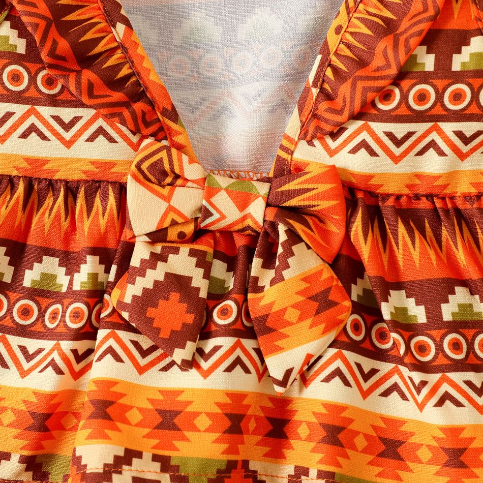 3pcs Baby Girl 100% Cotton Solid Shorts and Allover Print Ruffle Collar Tank Top & Headband Set Multi-color big image 4