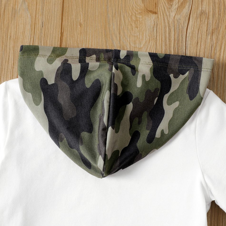 2pcs Toddler Boy Pocket Design Hooded Tee and Camouflage Print Shorts Set White big image 4