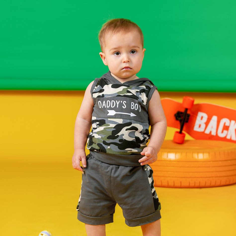 2pcs Camouflage and Letter Print Hooded Sleeveless Grey Baby Set Dark Grey