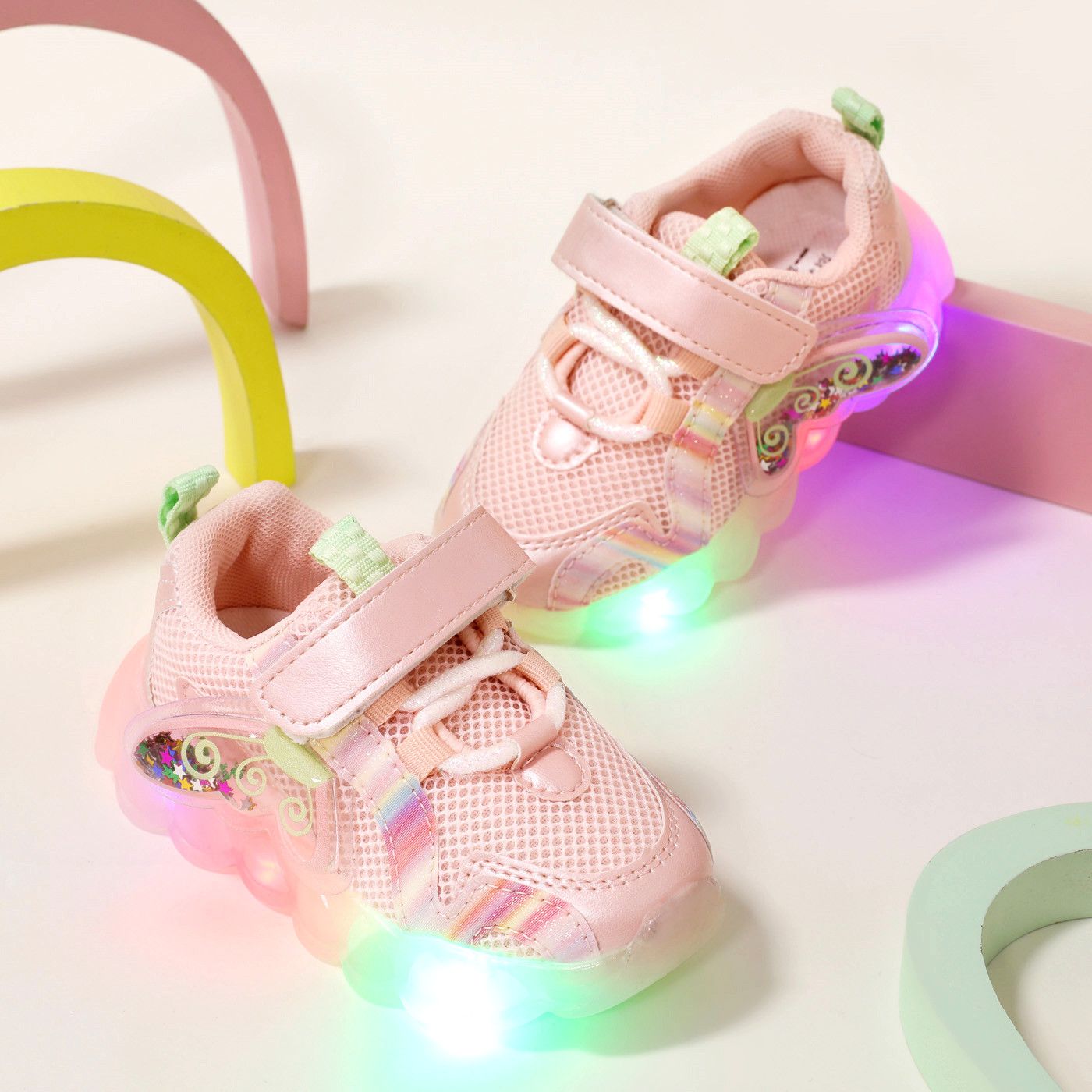 

Toddler Wing Pattern Breathable Mesh Panel LED Sneakers