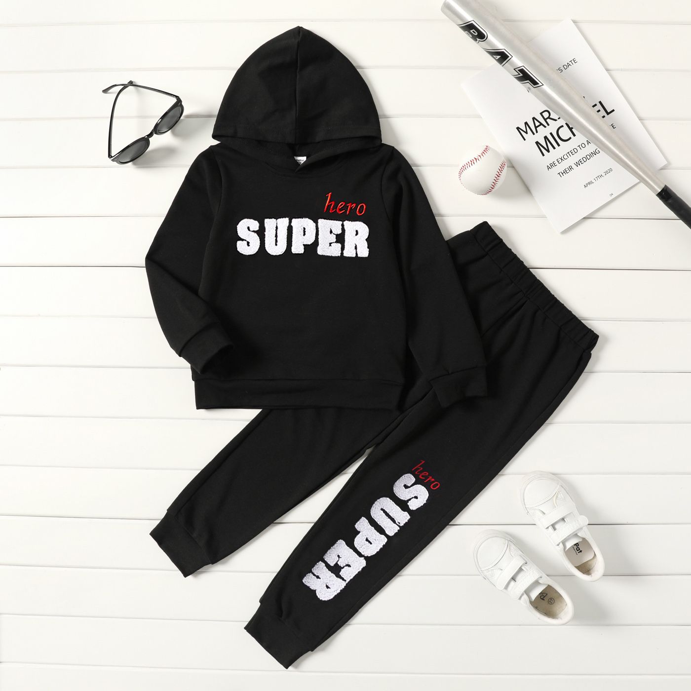 

2pcs Kid Boy Letter Print Black Hoodie Sweatshirt and Black Pants Set