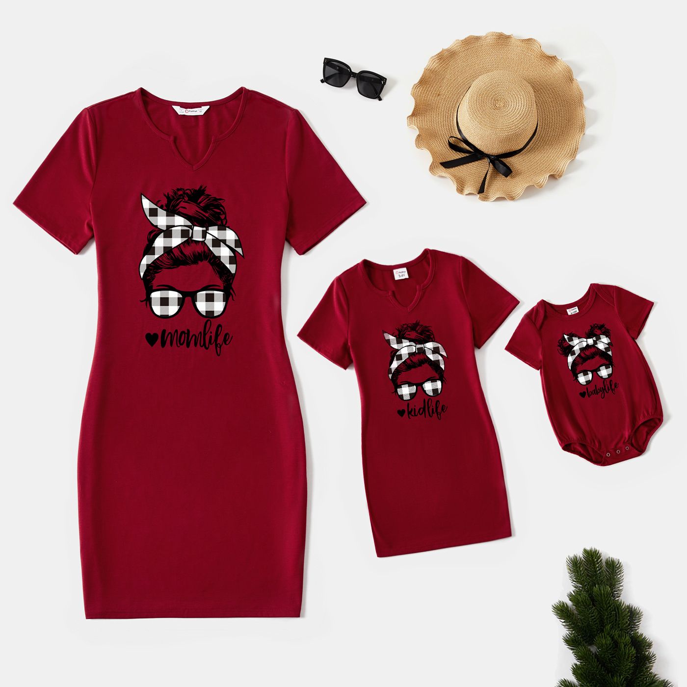 

Mommy and Me Figure & Letter Print Notch Neck Short-sleeve Matching Bodycon T-shirt Dresses