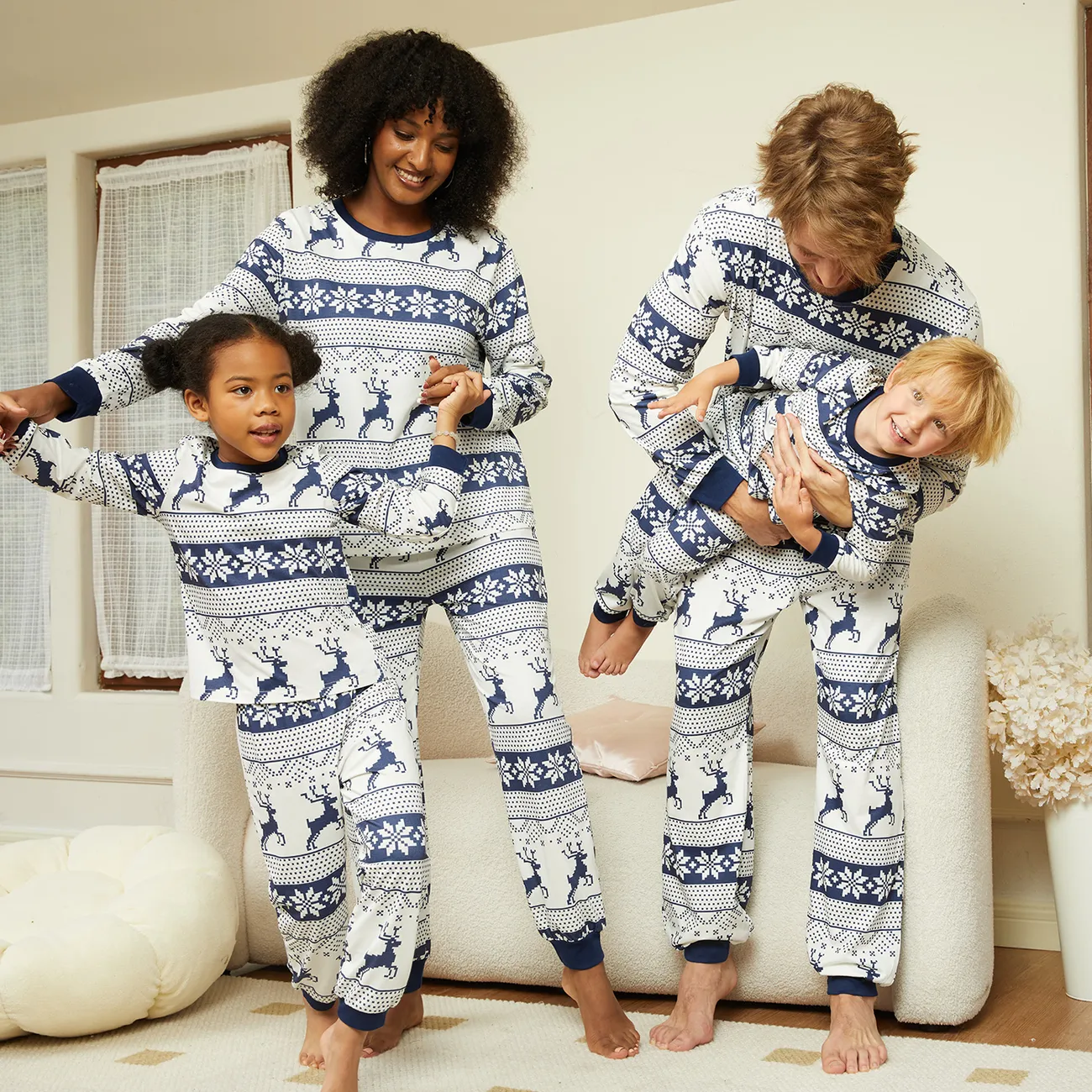 Christmas Family Matching Allover Blue Print Long-sleeve Naia™ Pajamas Sets (Flame Resistant)  big image 1