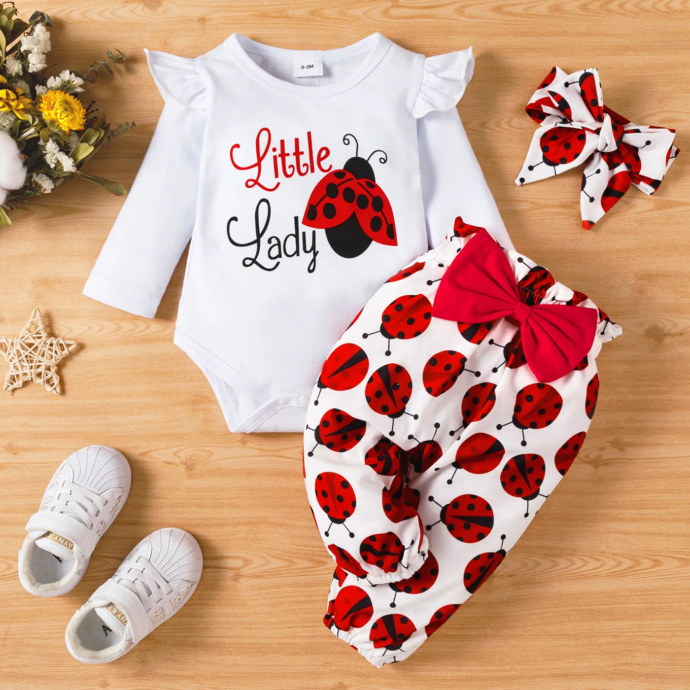 

3pcs Baby Girl Cotton Ruffle Long-sleeve Graphic Romper And Allover Ladybird Print Naia™ Pants & Headband Set