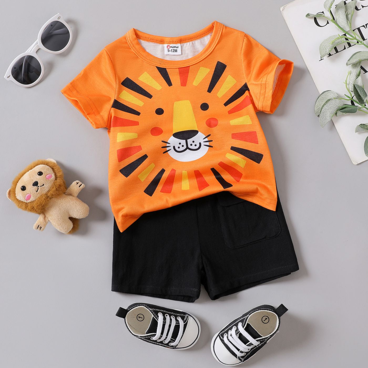 

2pcs Baby Boy 100% Cotton Solid Shorts and Short-sleeve Tiger Print Tee Set