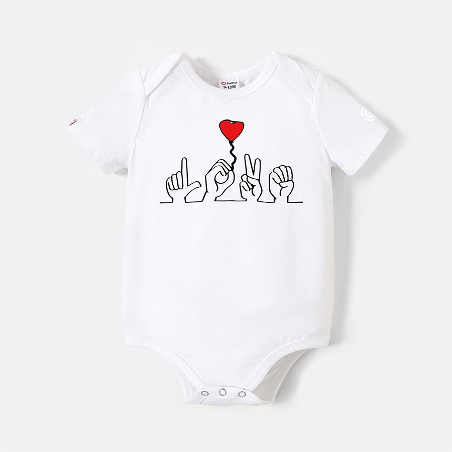 

Go-Neat Water Repellent and Stain Resistant Family Matching Gesture & Heart Print Short-sleeve Tee