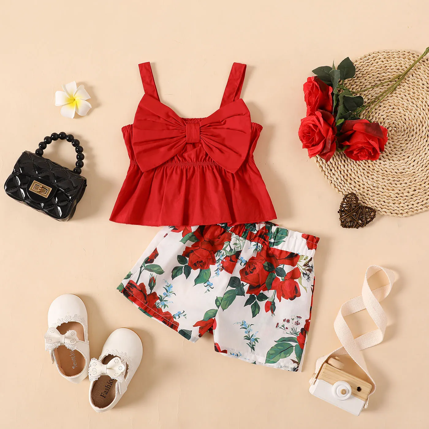 2pcs Toddler Girl Bowknot Design Camisole and Floral Print Shorts Set Red