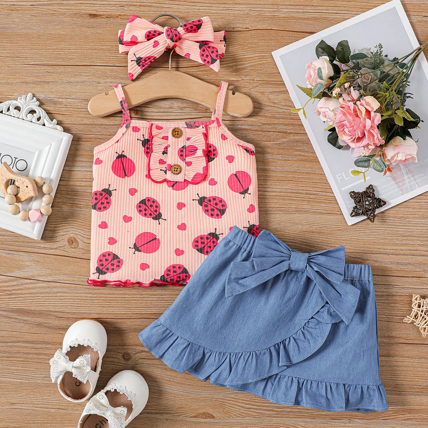 3pcs Baby Girl Cotton Ribbed Allover Ladybird Print Cami Top and Bow Decor Ruffled Skirt & Headband Set Pink big image 1