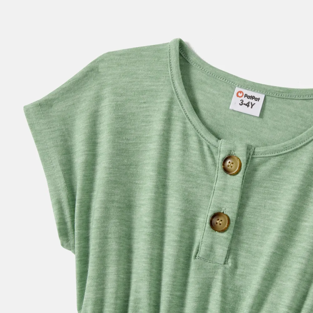 Family Matching Green Panel Dresses and Short-sleeve T-shirts Sets big image 10