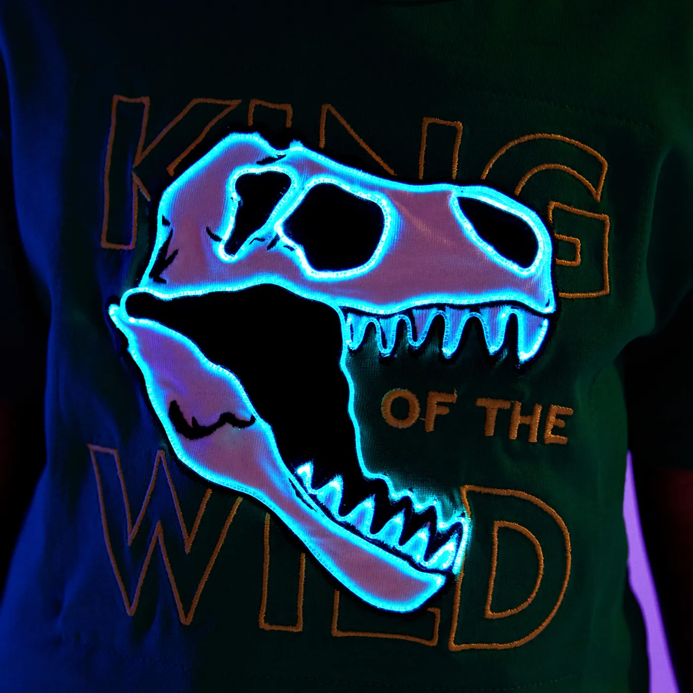 Go-Glow Illuminating T-shirt with Light Up Dinosaur Skull Pattern Including Controller (Built-In Battery) Green image 4