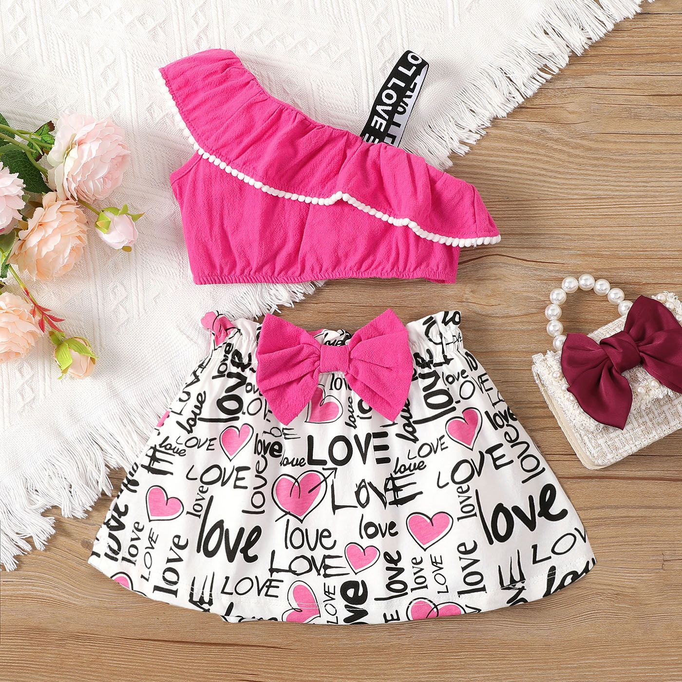 2pcs Baby Girl 100% Cotton Ruffled One-Shoulder Cami Top And Bow Front Letter Heart Print Skirt Set