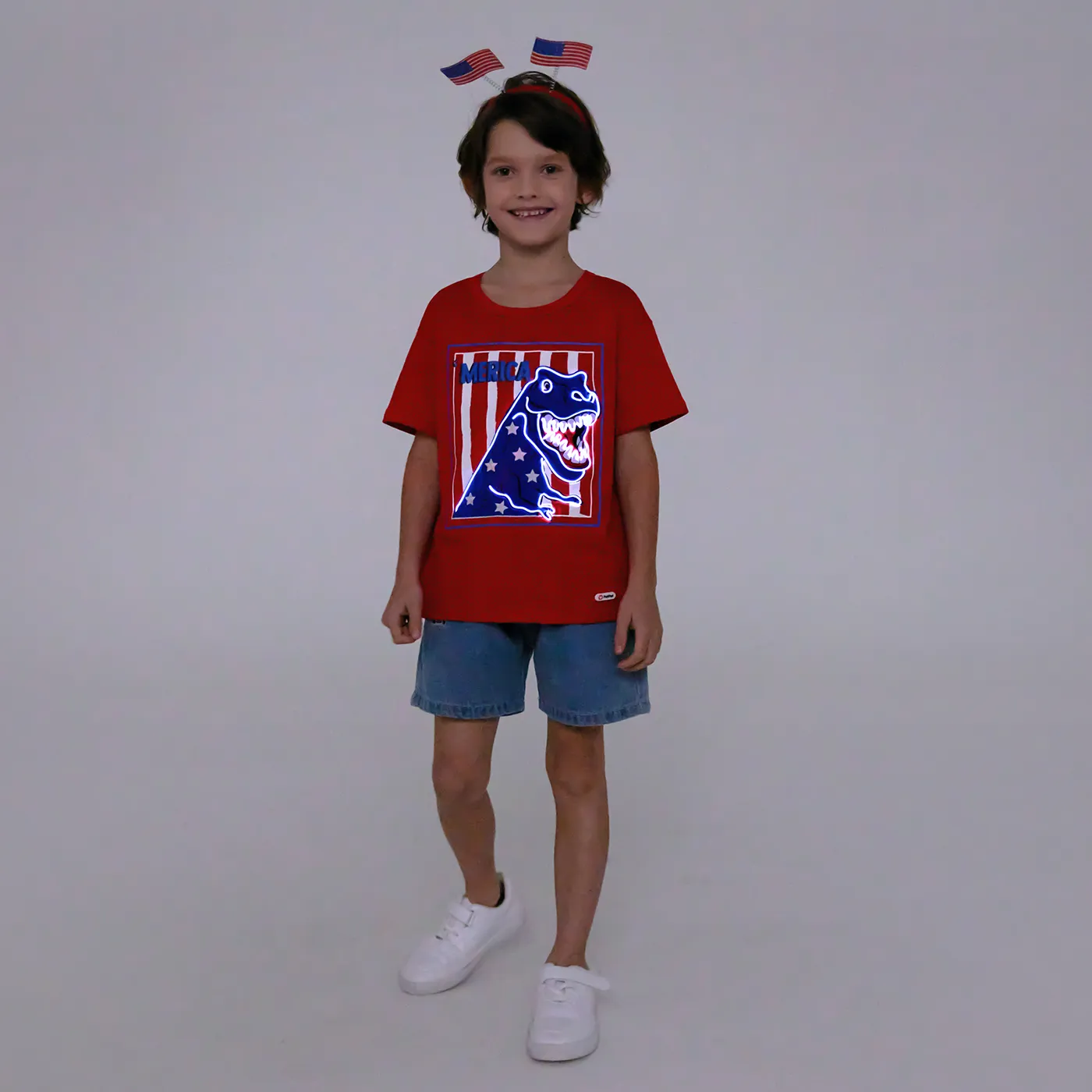 Go-Glow Illuminating T-shirt with Light Up Dinosaur Pattern Including Controller (Battery Inside) Red image 6