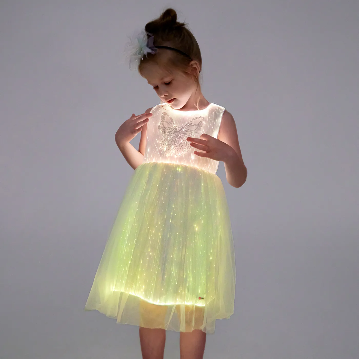 Go-Glow 亮亮白色派對連衣裙與亮片蝴蝶包括控制器 （內置電池）