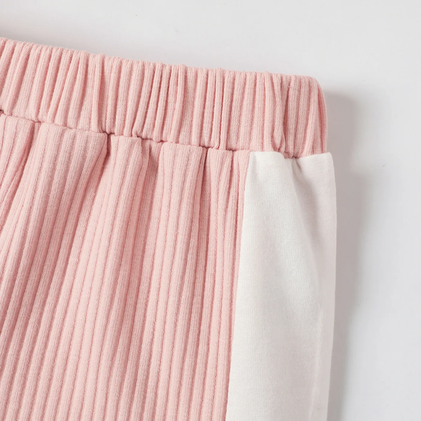 3pcs Baby Girl 95% Cotton Letter Print Rib-knit Peplum Cami Top & Color Block Shorts & Bow Headband Set  Pink image 5