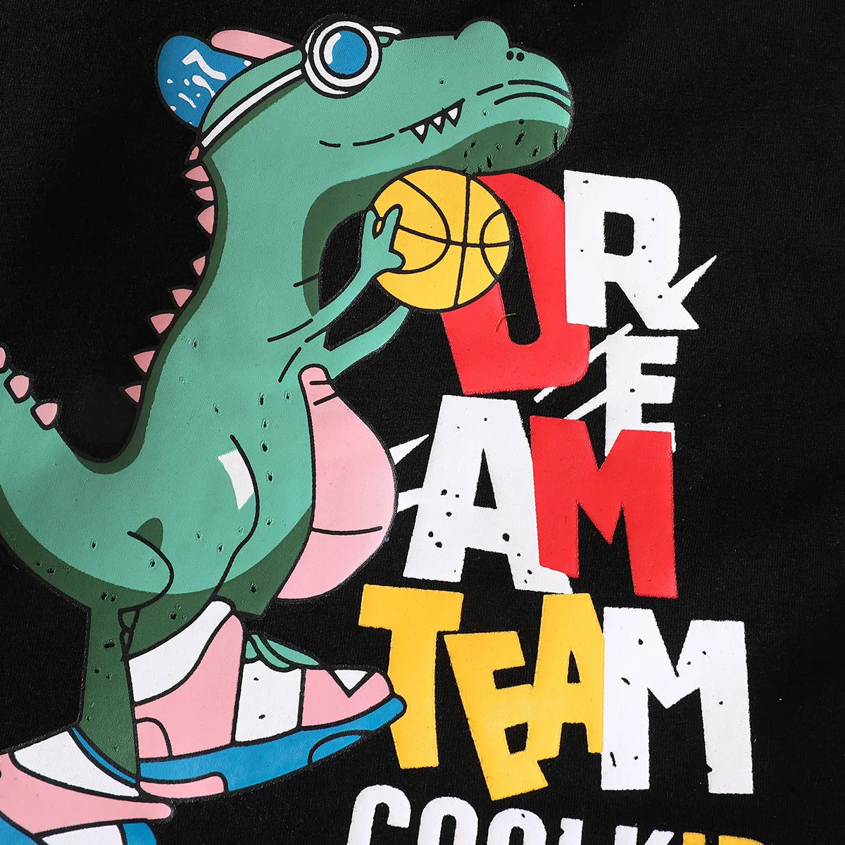 2pcs Toddler Boy Dinosaur Print Short-sleeve Tee and Solid Shorts Set   image 4