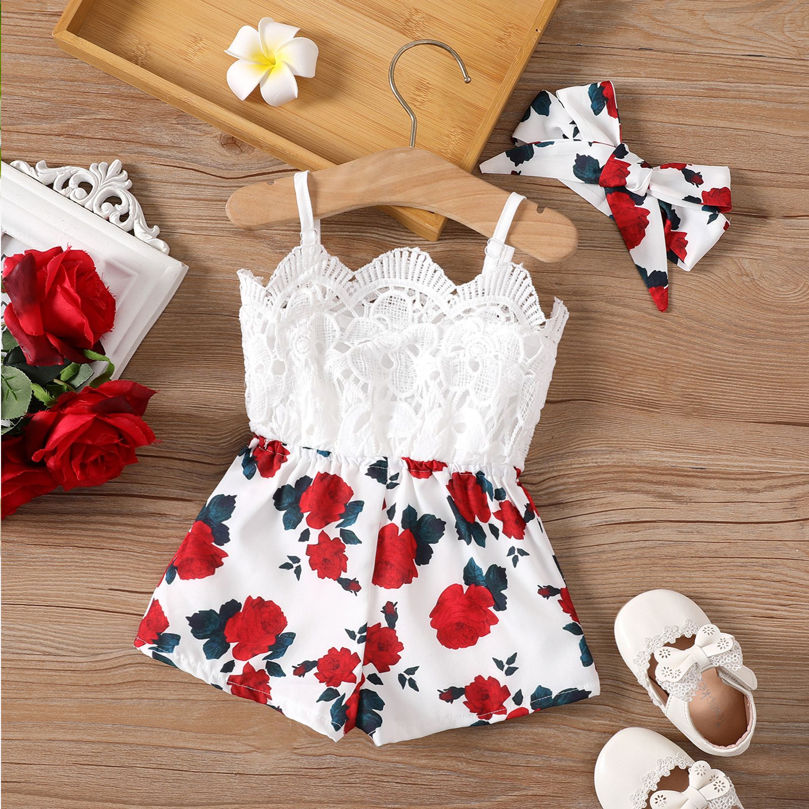 

2pcs Baby Girl Floral Panel Guipure Lace Cami Romper with Headband