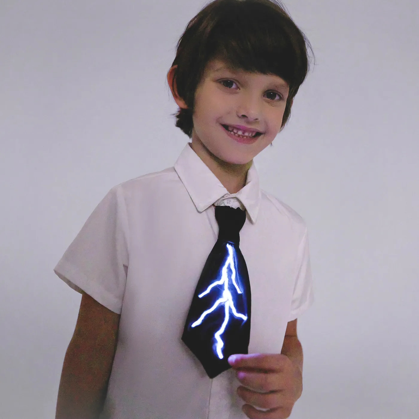 用於幼兒男孩的發光閃電形狀預系領帶