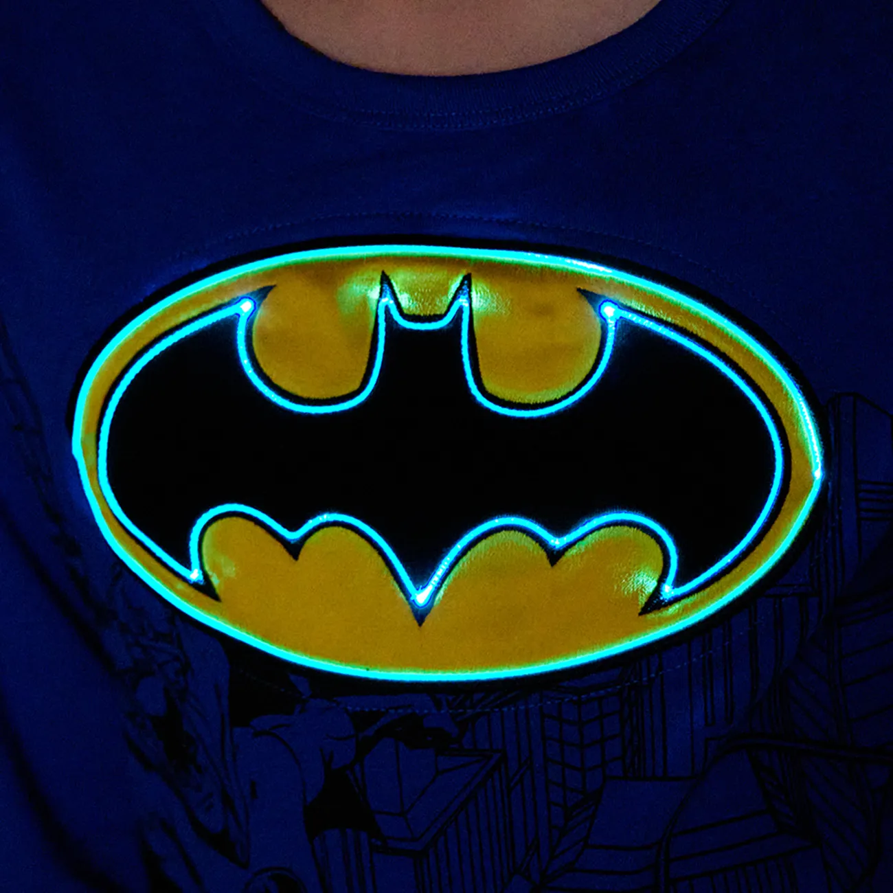 Go-Glow Leuchtendes blaues Sweatshirt mit leuchtendem Batman-Muster blau big image 1