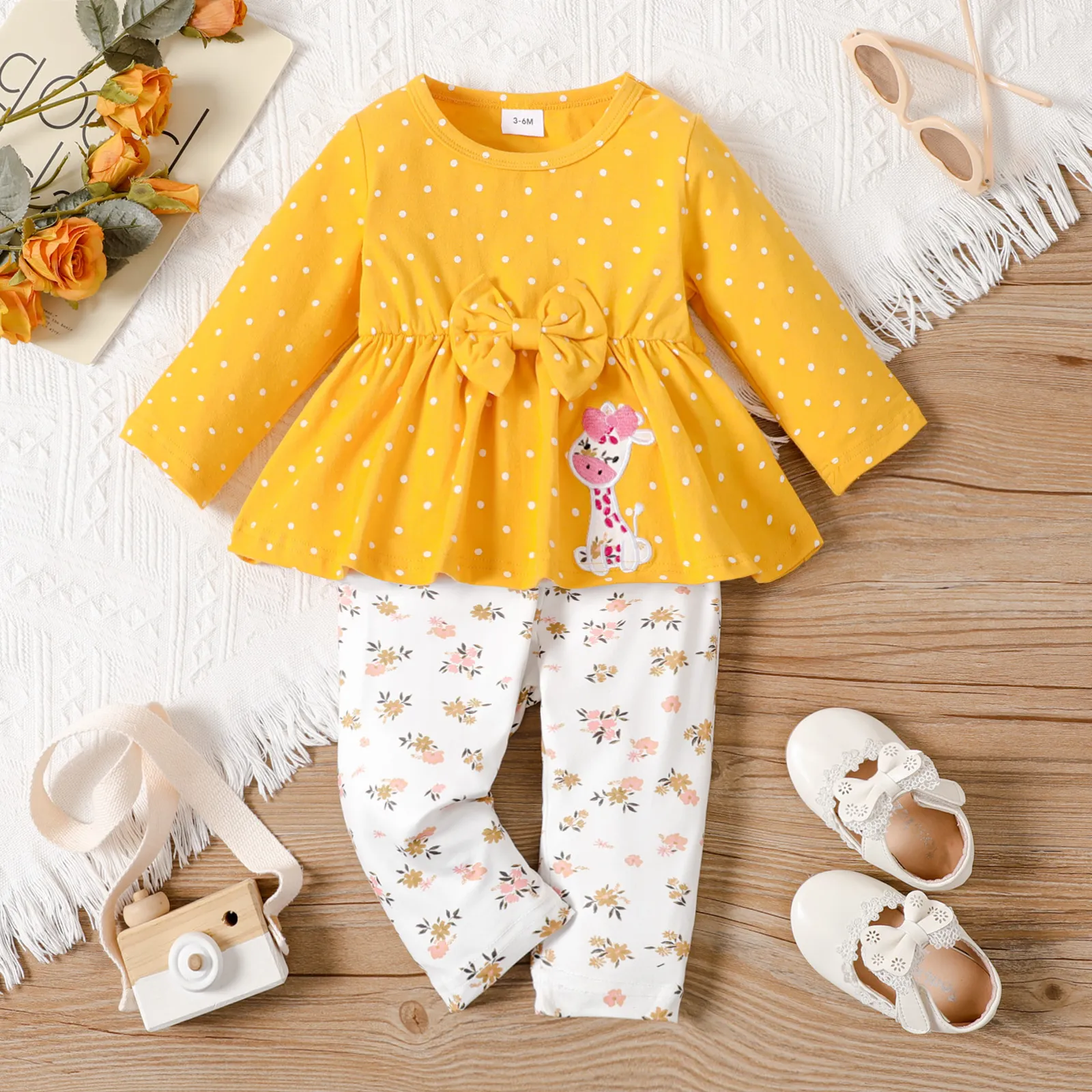 2pcs Baby Girl 95% Coton Polka Dots Bow Decor Girafe Broderie Haut à Manches Longues Et Allover Floral Print Pants Set