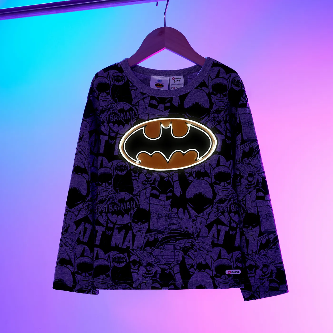 Go-Glow BATMAN Illuminating Grey Sweatshirt with Light Up Batman Pattern Including Controller (Battery Inside)  image 4