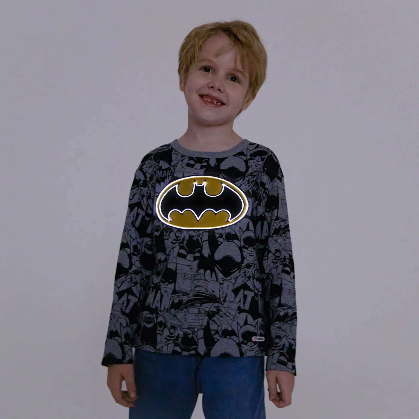 Go-Glow BATMAN Illuminating Grey Sweatshirt with Light Up Batman Pattern Including Controller (Battery Inside) undefined big image 7