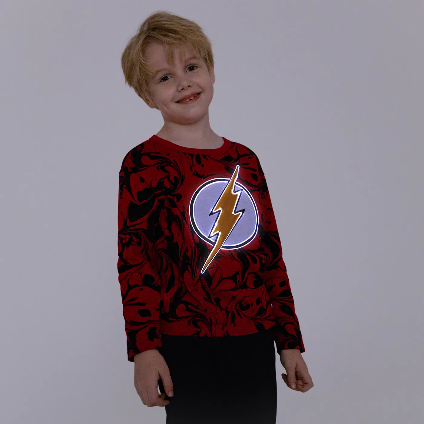 Go-Glow THE FLASH Illuminating Red Sweatshirt with Light Up The Flash Pattern Including Controller (Battery Inside) Red big image 6