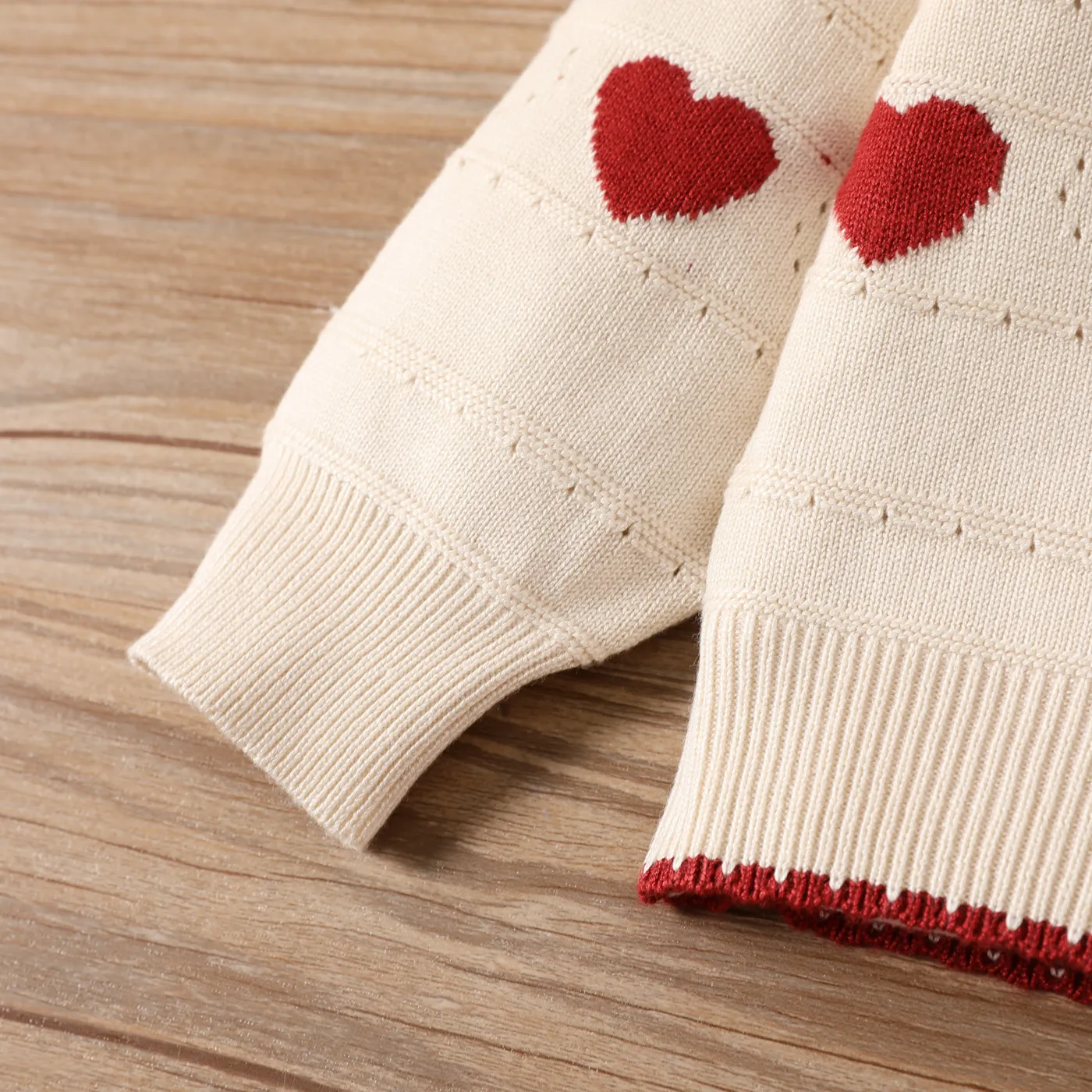 2pcs Baby Girl Sweet Heart-shaped Long Sleeve Skirt Set  image 5