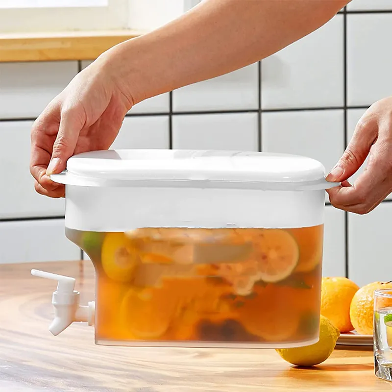 Large Cold Water Pitcher with Faucet and Ice Compartment   image 4