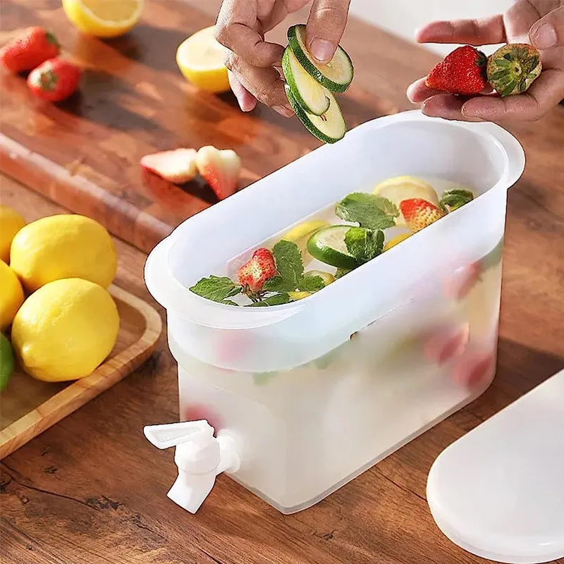 Large Cold Water Pitcher with Faucet and Ice Compartment   image 5