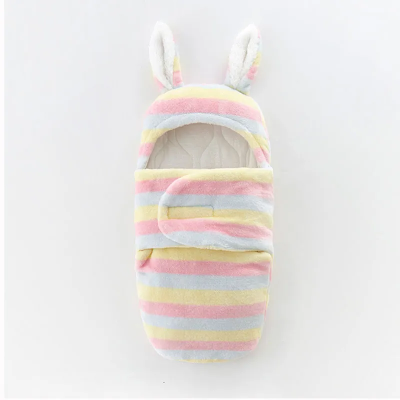 الشتاء الفانيلا حديثي الولادة حقيبة النوم / بطانية مع لطيف تصميم الأذن الأرنب متعدد الألوان big image 1