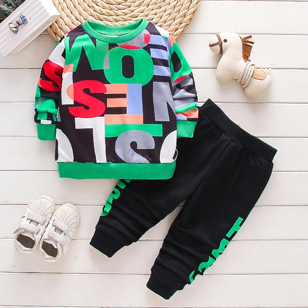 2-piece Kid Boy Letter Print Sweatshirt and Pants Set