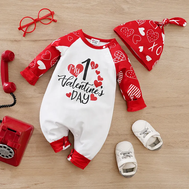 

Valentine's Day 2pcs Baby Boy/Girl 95% Cotton Heart & Letter Print Contrast Raglan Sleeve Jumpsuit with Hat Set