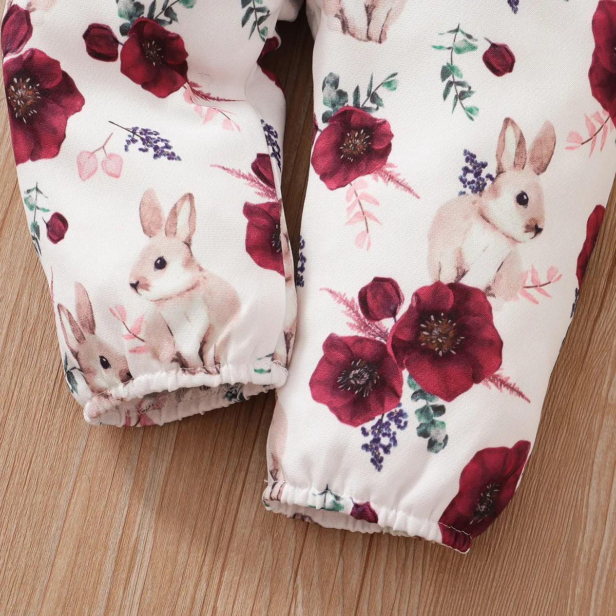 3pcs Baby Girl 95% Cotton Long-sleeve Romper and Floral Print Ruffle Overalls with Headband Set  image 3