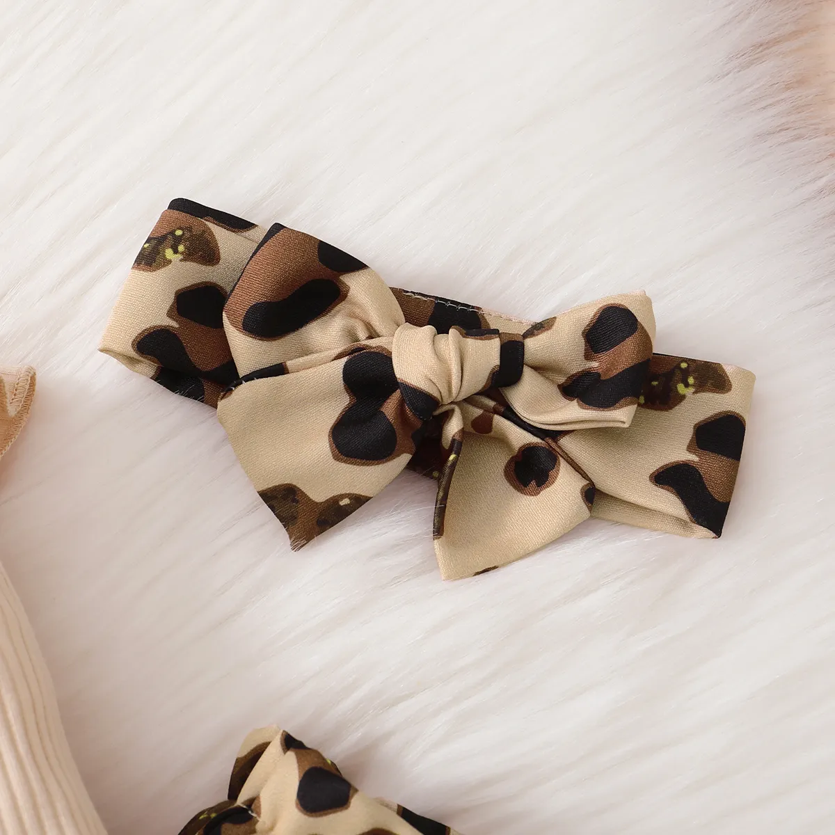 3pcs Baby Letter Embroidered Ruffle Long-sleeve Ribbed Romper and Leopard Pants Set  image 3