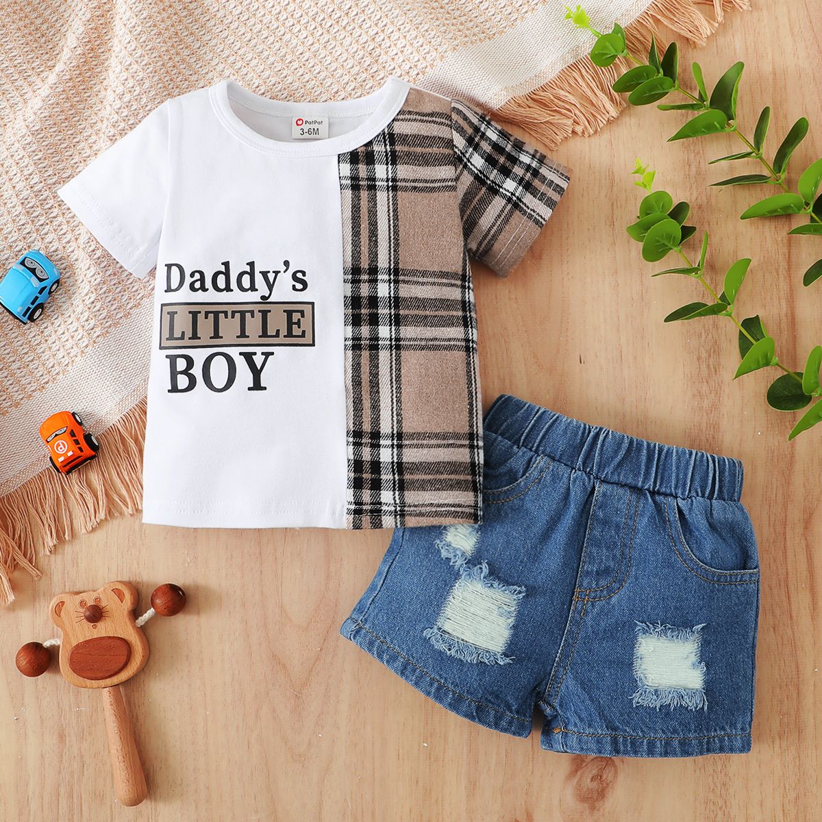 

2pcs Baby Boy 95% Cotton Letter Print Plaid Spliced T-shirt and Ripped Denim Shorts Set