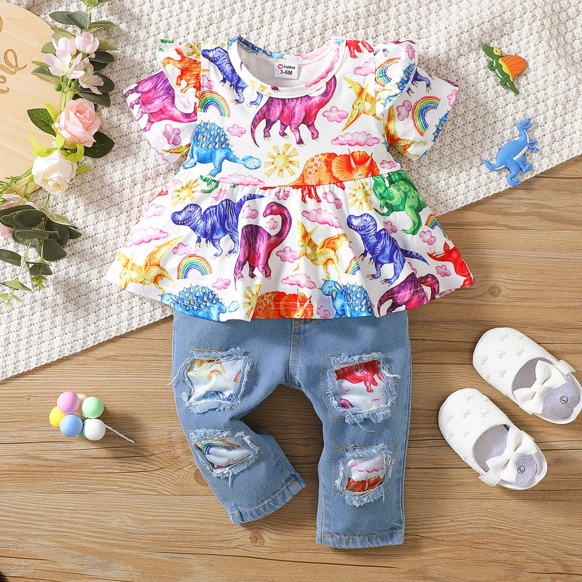 2pcs Baby Girl 95% Cotton Ripped Denim Jeans and Allover Dinosaur Print Ruffle Short-sleeve Top Set Multi-color big image 1