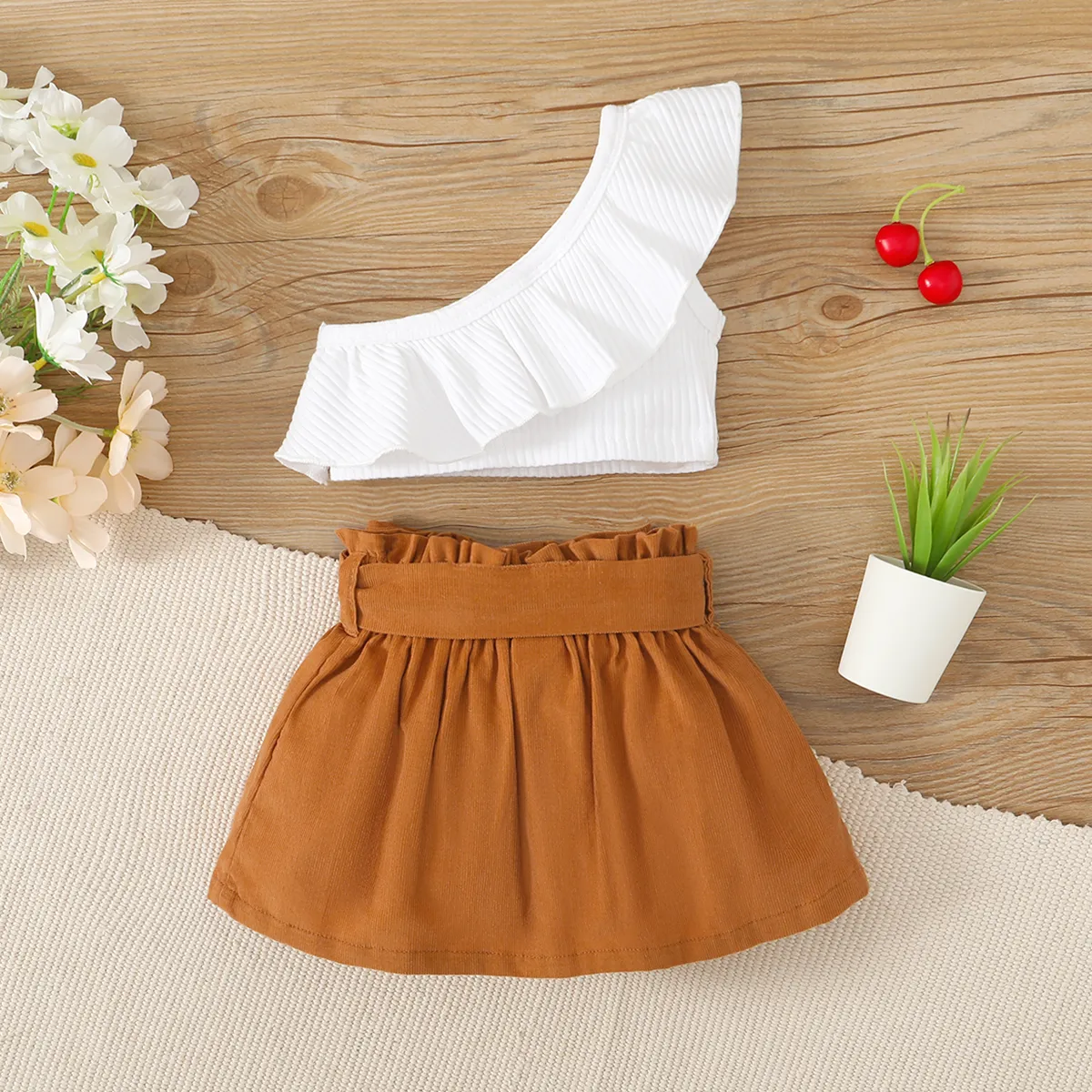 2pcs Baby Girl 95% Cotton Ruffled One-Shoulder Ribbed Tank Top and Belted Skirt Set White image 2
