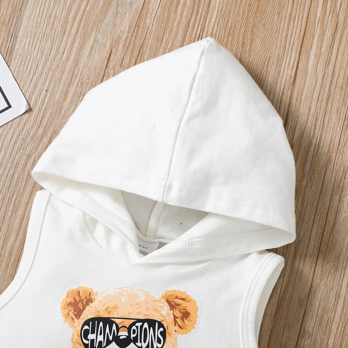 2pcs Baby Boy 95% Cotton Bear Print Hooded Tank Top and Ripped Denim Shorts Set White big image 1