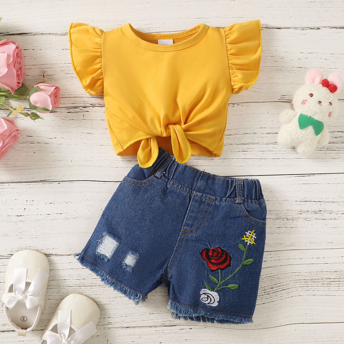 

2pcs Baby Girl Flutter-sleeve Crop Top and 95% Cotton Rose Embroidered Ripped Denim Shorts Set