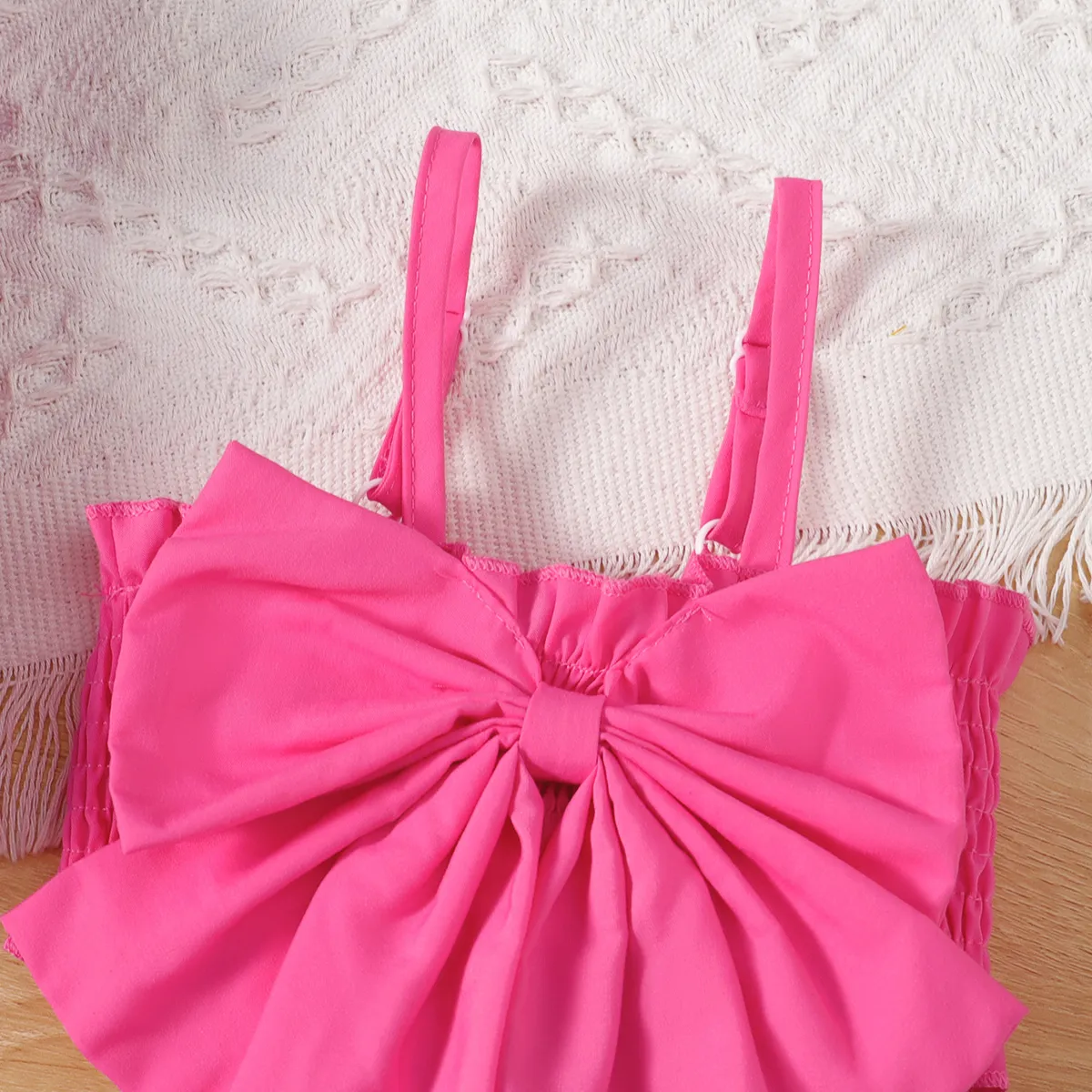 2pcs Baby Girl Bow Decor Slip Top and Allover Cactus Flower Print Shorts Set  image 3