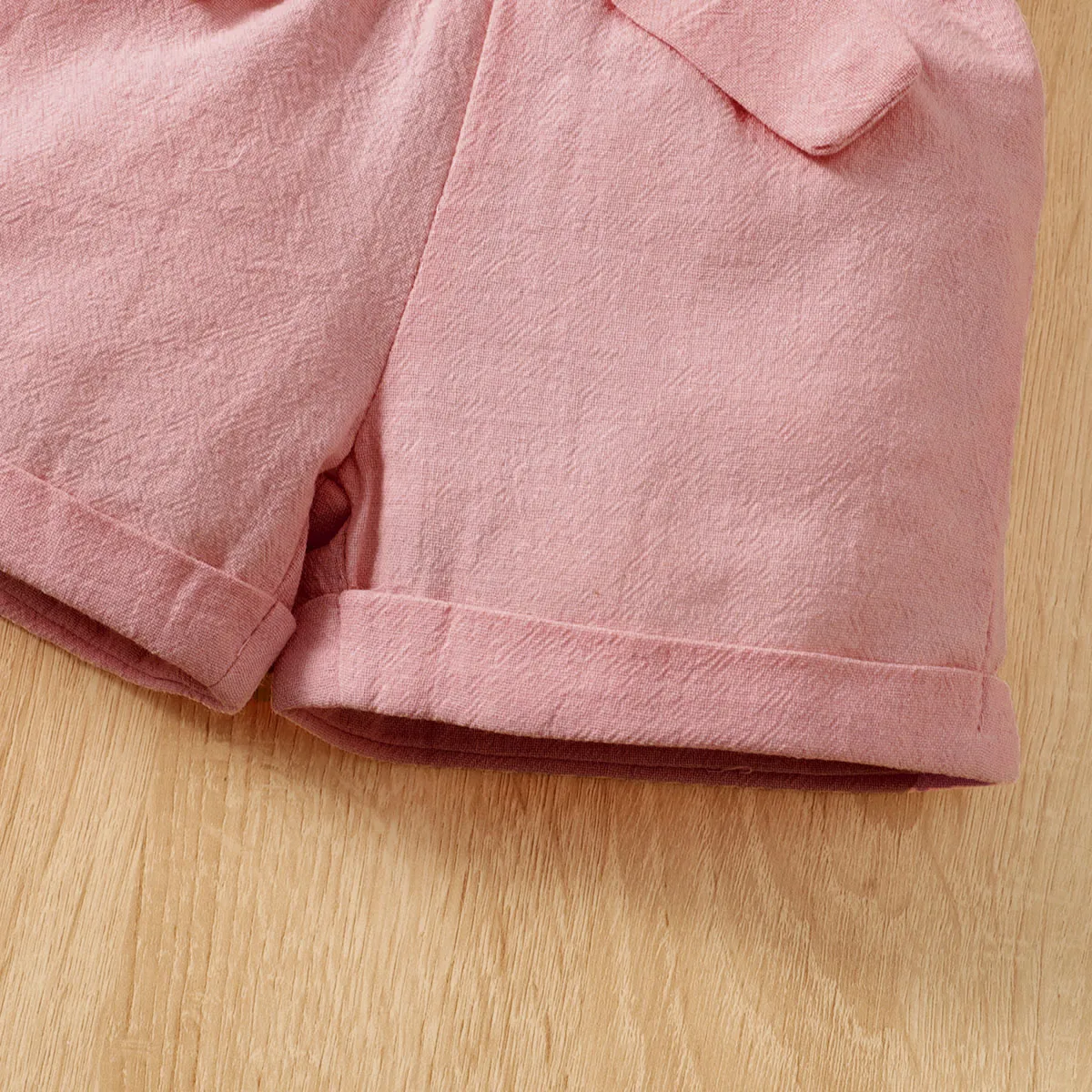 2pcs Baby Girl 100% Cotton Smocked Ruffle Solid Top and Belted Shorts Set  image 5