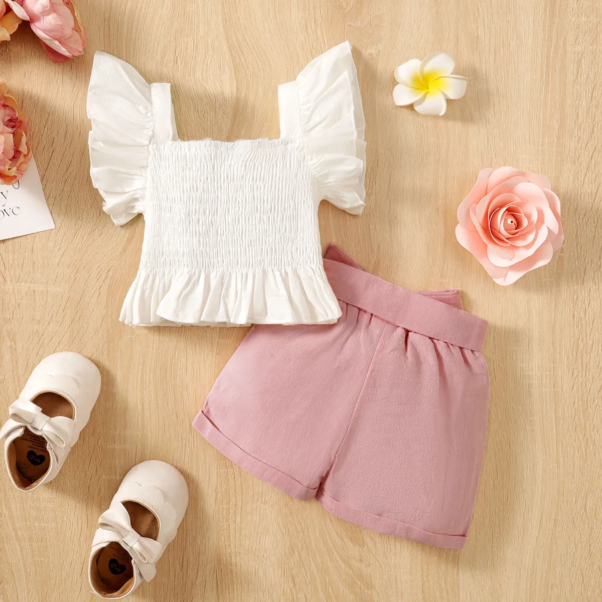 2pcs Baby Girl 100% Cotton Smocked Ruffle Solid Top and Belted Shorts Set  image 2