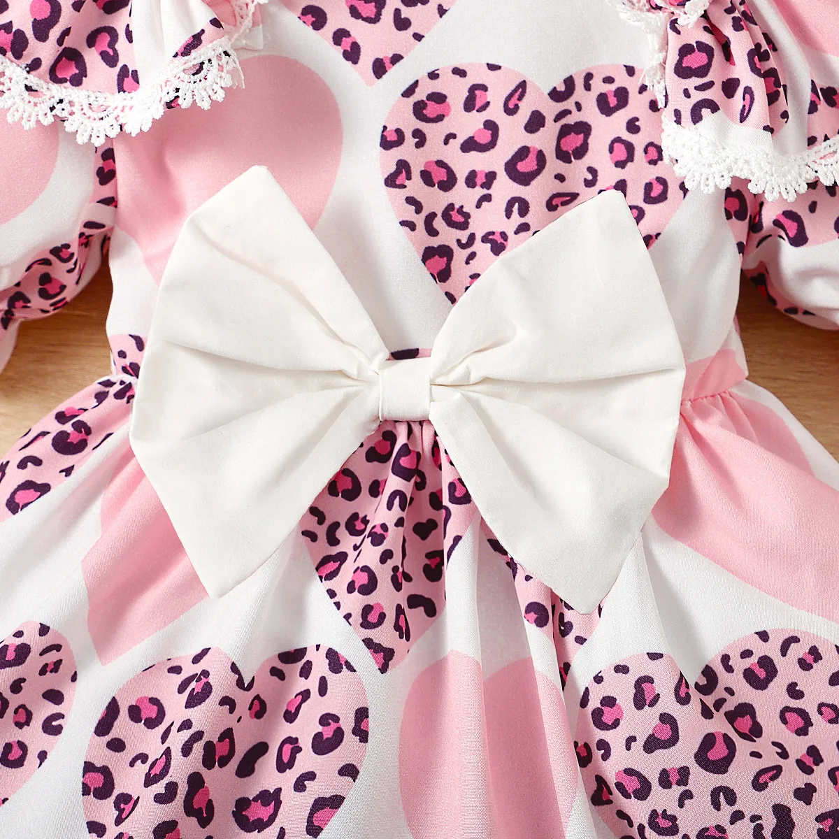 Baby Girl Leopard Heart Print Bow Front Puff-sleeve Dress   image 3