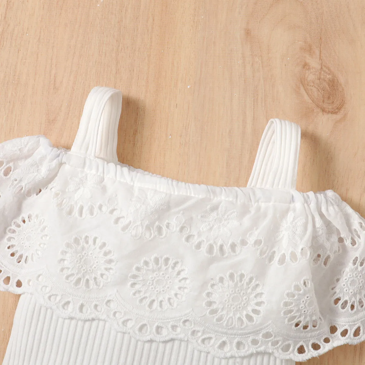 2pcs Baby Girl 95% Cotton Ruffled Cami Top and Belted Denim Shorts Set White big image 1