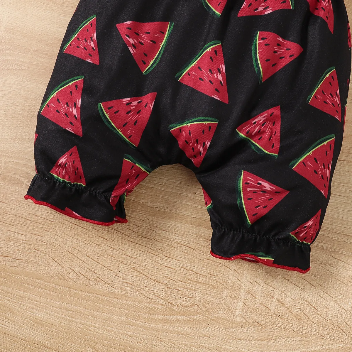 2pcs Baby Girl Bow Decor Watermelon Print Panel Ruffled Romper with Headband Set Red image 4