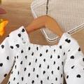 2pcs Baby Girl 100% Cotton Heart Print Smocked Top and 95% Cotton Flared Jeans Set   image 2