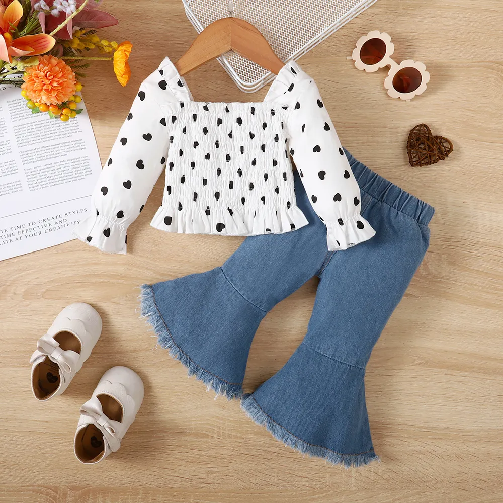 2pcs Baby Girl 100% Cotton Heart Print Smocked Top and 95% Cotton Flared Jeans Set   big image 4